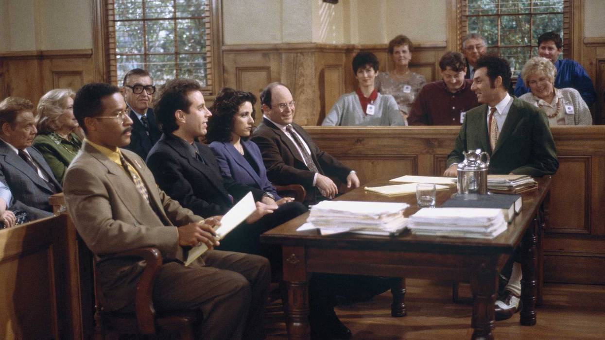 SEINFELD -- "The Finale: Part 1 & 2" Episode 23/24 -- Pictured: (l-r) Phil Morris as Jackie Chiles, Jerry Seinfeld as Jerry Seinfeld, Julia Louis-Dreyfus as Elaine Benes, Jason Alexander as George Costanza, Michael Richards as Cosmo Kramer
