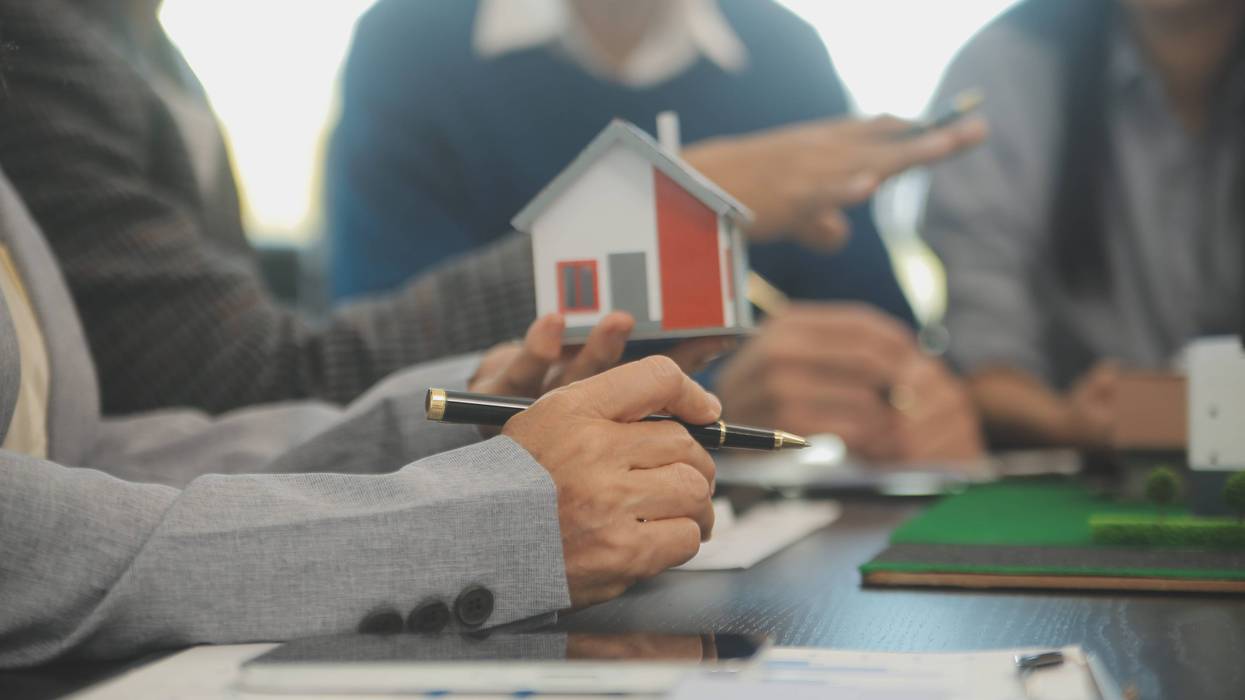 Selling your home through a realtor could soon be less expensive