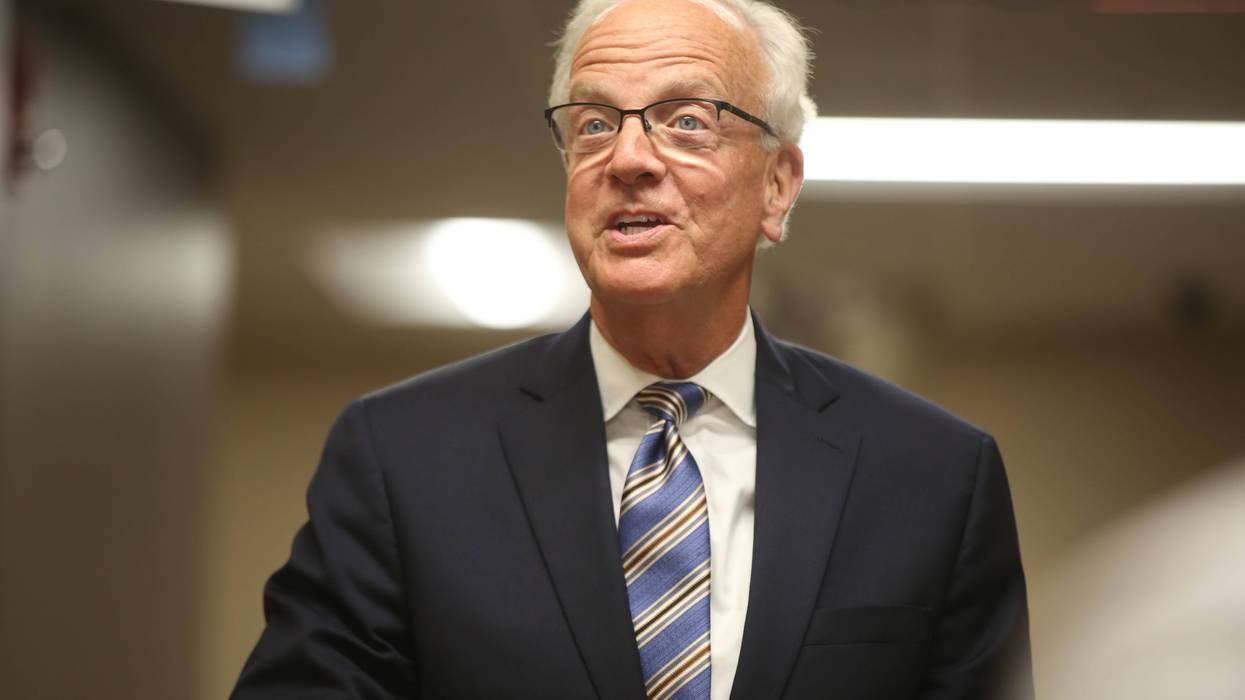 Sen. Moran co-sponsors bill protecting am radio