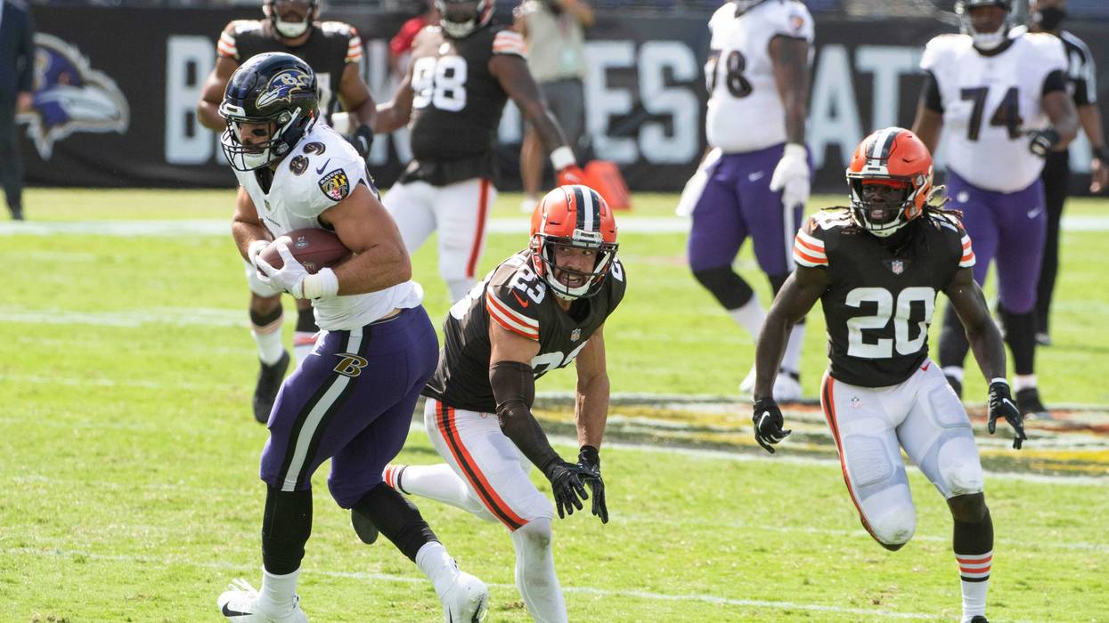 Sep 13, 2020; Baltimore, Maryland, USA; Baltimore Ravens tight end Mark Andrews (89) catches in front of Cleveland Browns safety Andrew Sendejo (23) during the first half at M&T Bank Stadium.