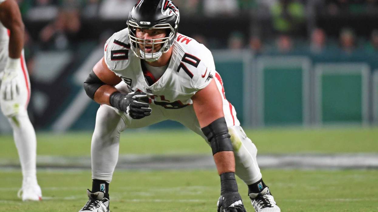 Sep 16, 2024; Philadelphia, Pennsylvania, USA; Atlanta Falcons offensive tackle Jake Matthews (70) against the Philadelphia Eagles at Lincoln Financial Field. Mandatory Credit: Eric Hartline-Imagn Images