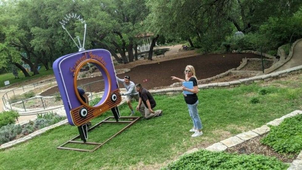Sharon Keshishian & Ion Art crew found the perfect spot for selfie / photo opps neon transmission @ Zilker Botanical Garden! Kicks off 4/6 VIP Style!