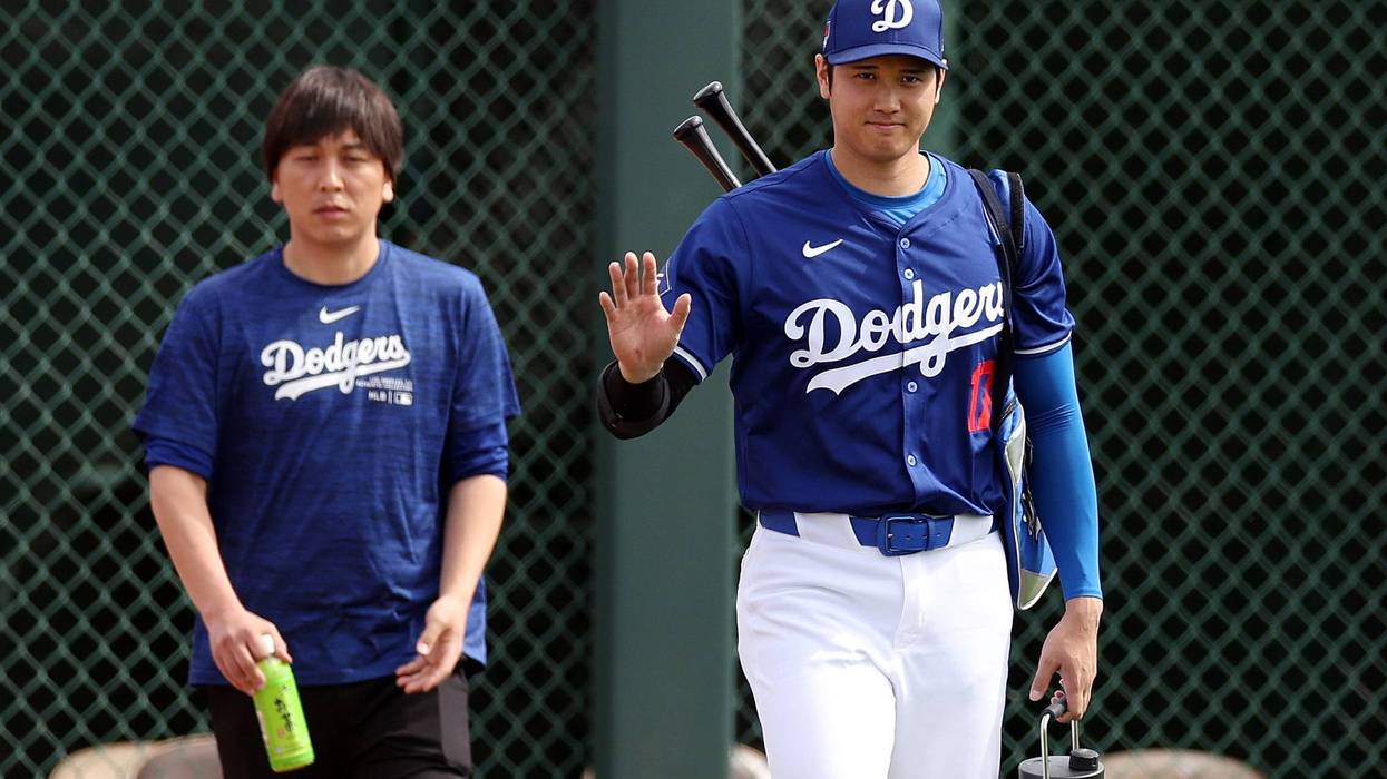 Shohei Ohtani #17 of the Los Angeles Dodgers prepares for a game against the Chicago White Sox at Camelback Ranch on February 27, 2024 in Glendale, Arizona