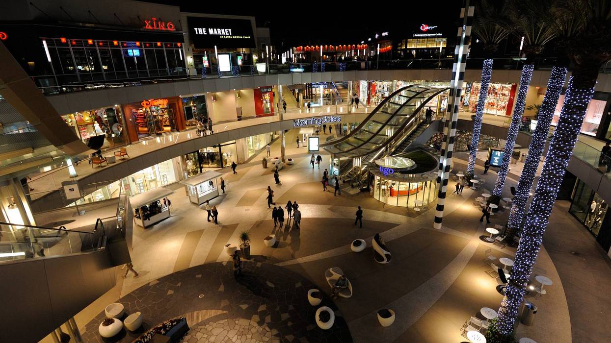 Shopping Mall in Los Angeles
