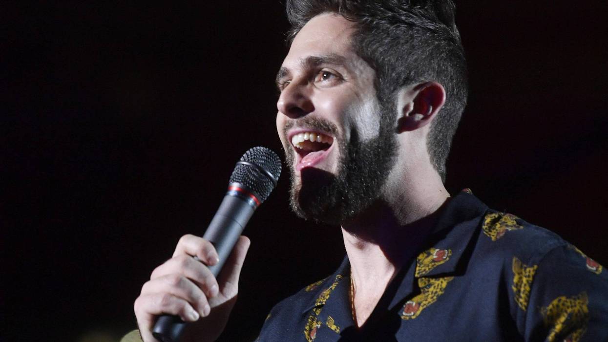 Show host Thomas Rhett talks to the crowd during the 2018 CMA Music Festival.