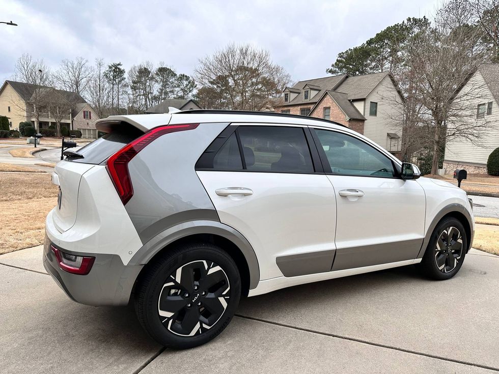 Side view of the 2023 Kia Niro EV