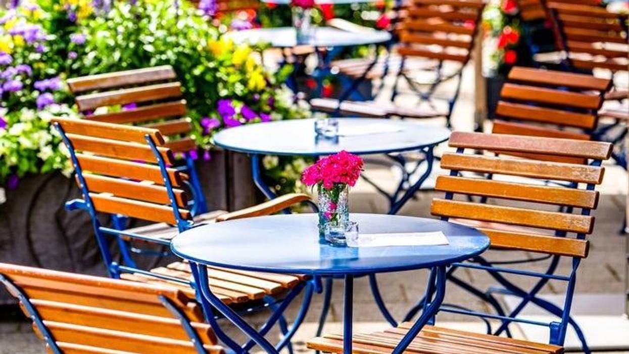 Sidewalk cafe