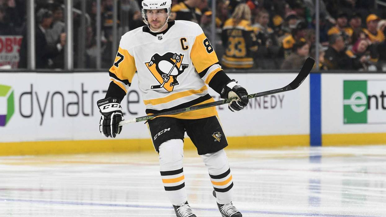Sidney Crosby skating