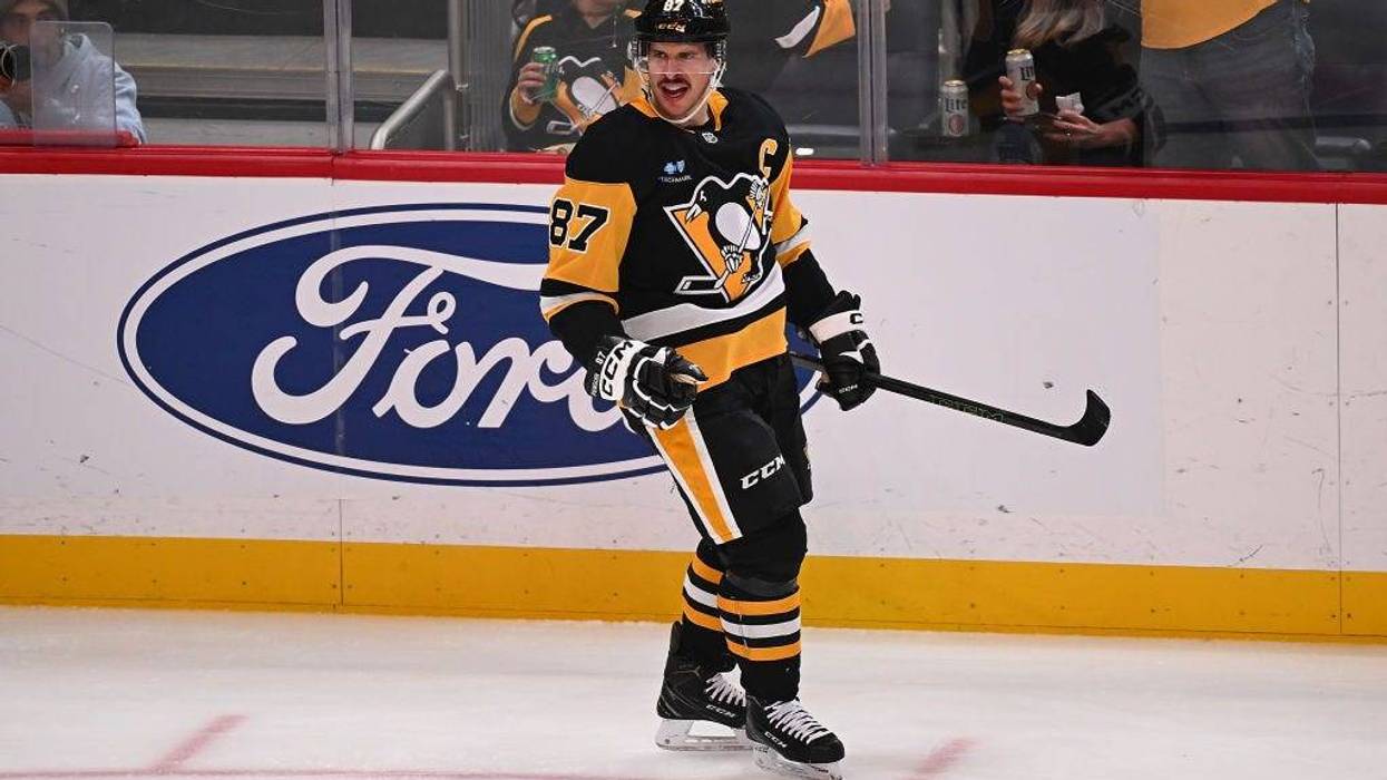 Sidney Crosby skating