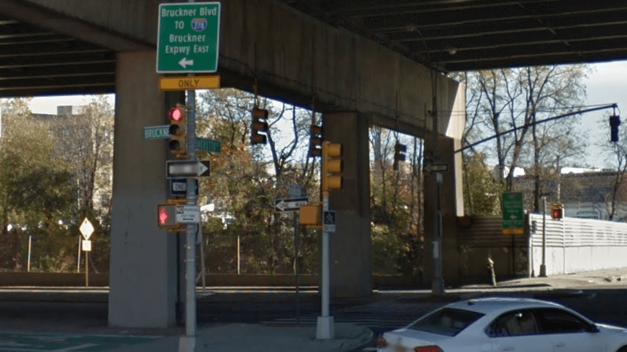 Sign for Bruckner Expressway where collision occurred