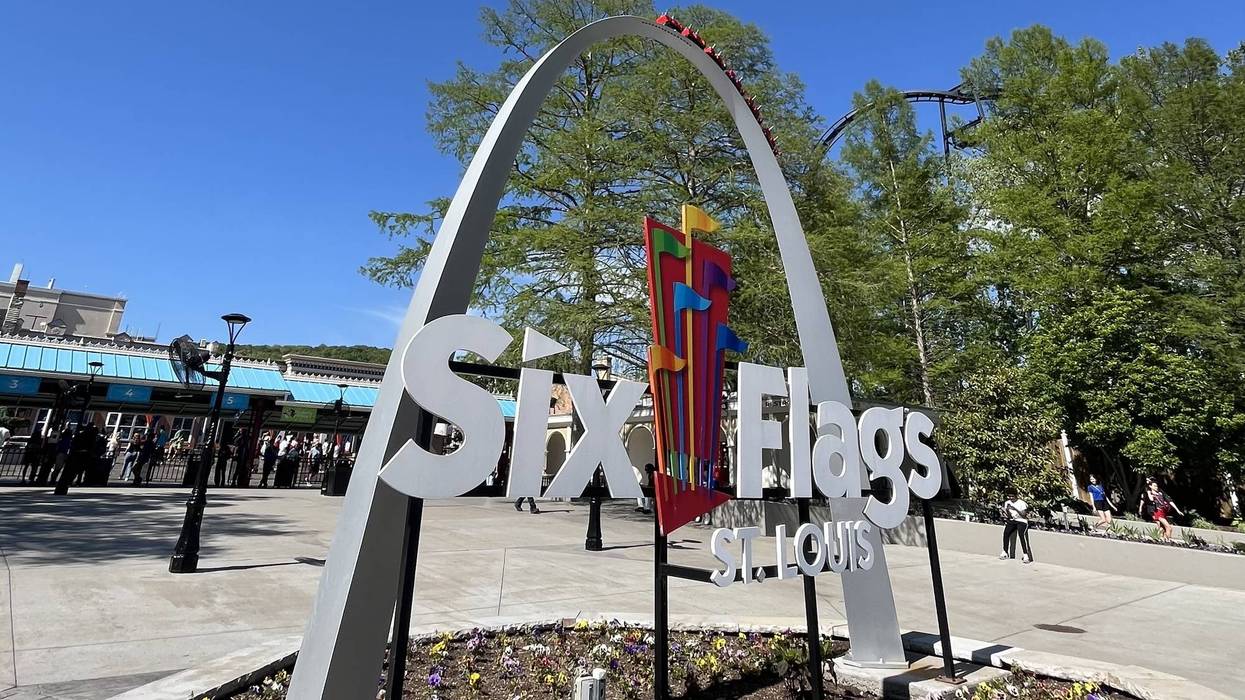 Sign outside Six Flags St. Louis