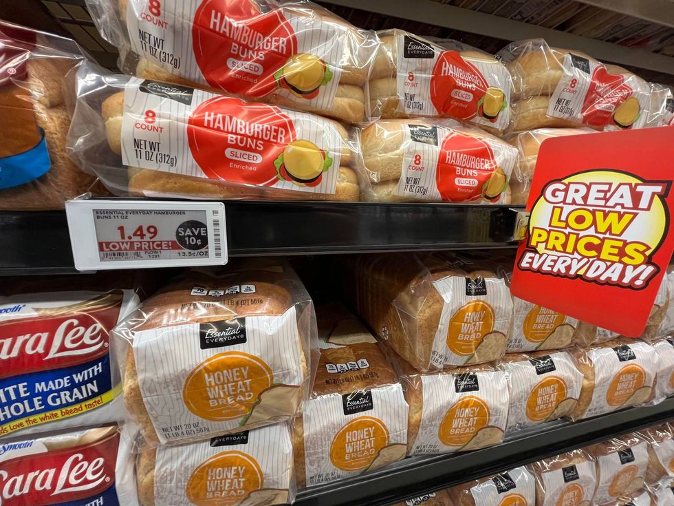 Signs in the aisles at the new Dierbergs in Crestwood put the focus on price.