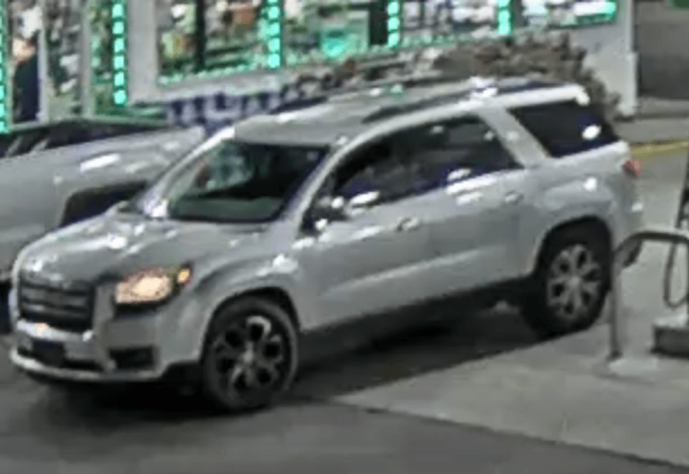 Silver SUV suspect allegedly flees into