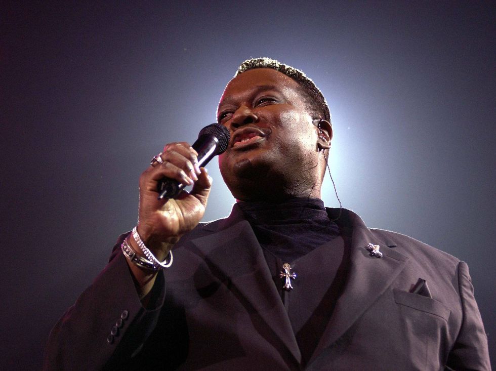 Singer Luther Vandross performs at the Mandalay Bay Resort September 20, 2002 in Las Vegas, NV.
