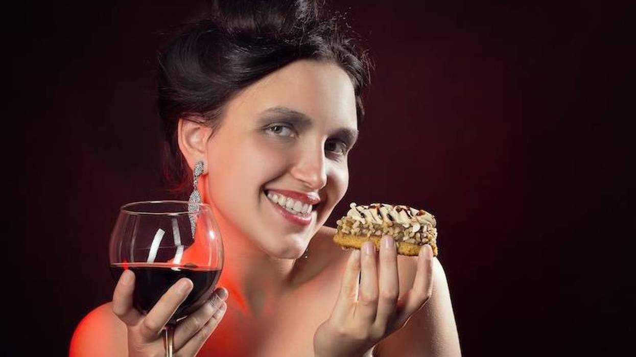 Florida steakhouse offers “Nude Dining Experience”