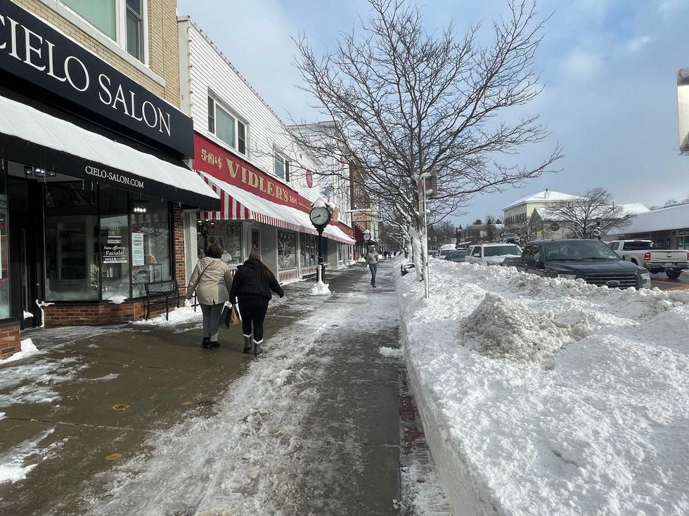 Snow in East Aurora