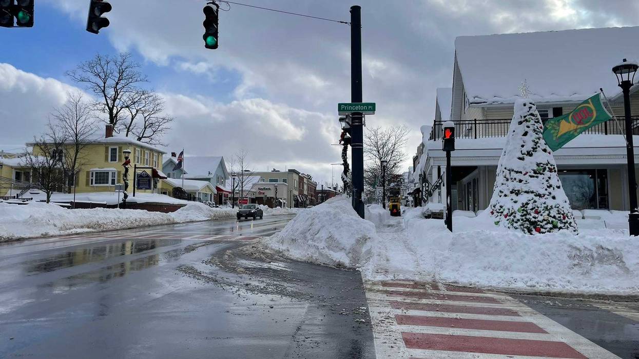 Snow in Orchard Park