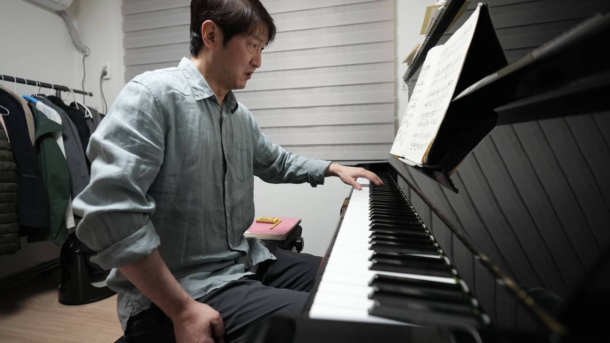 South Korea One Handed Pianist 3