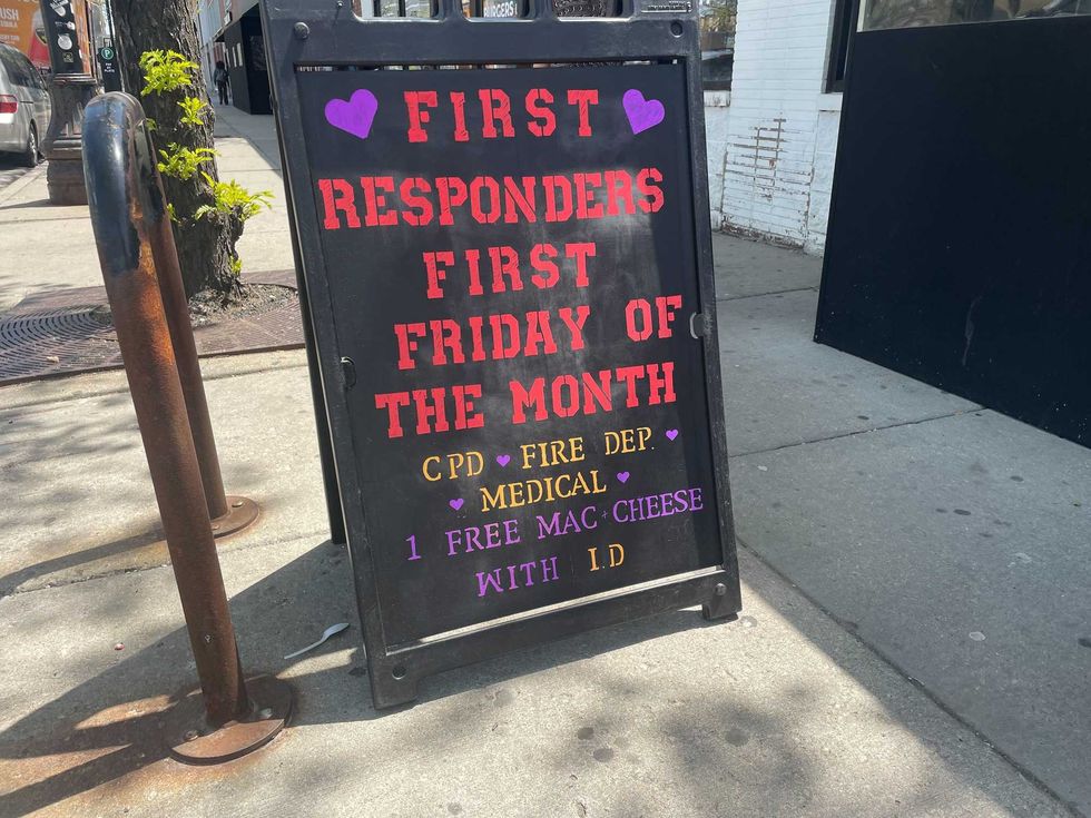 South Loop Restaurant Gives Back to First Responders