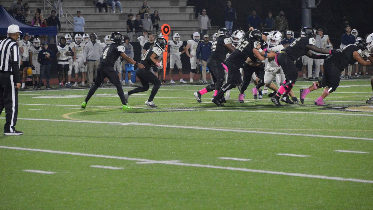 Sprayberry defeats River Ridge 30-27 to move into first place in region standings