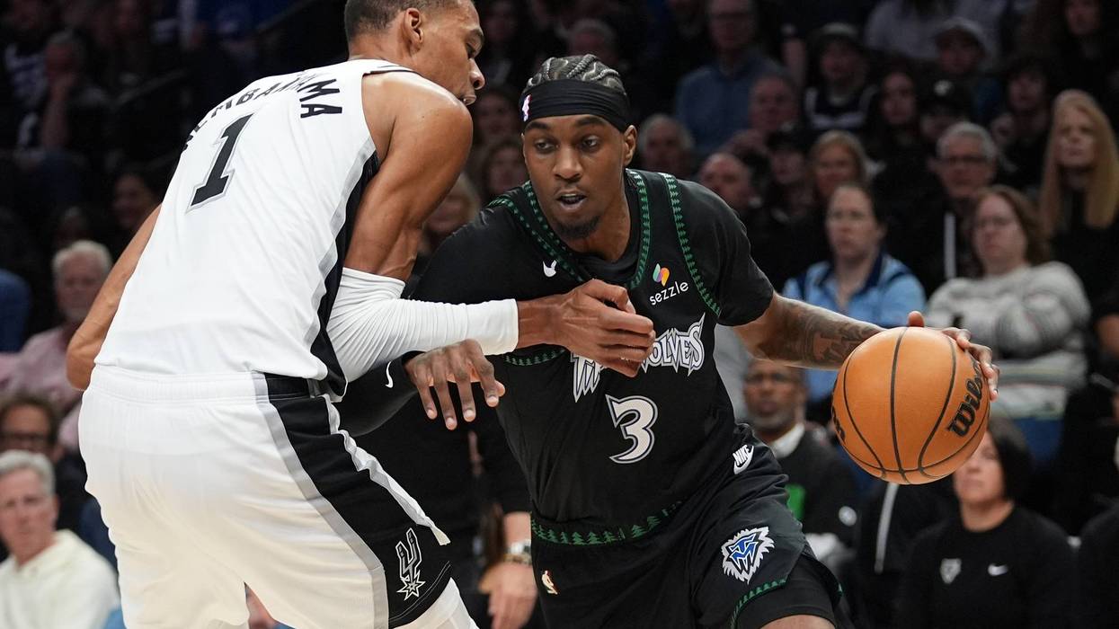 Spurs Timberwolves Basketball