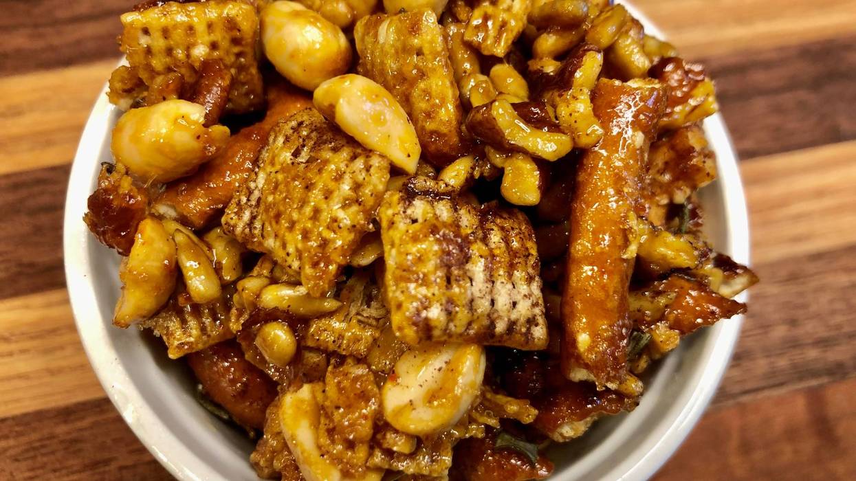 Sriracha Caramel Chex Mix