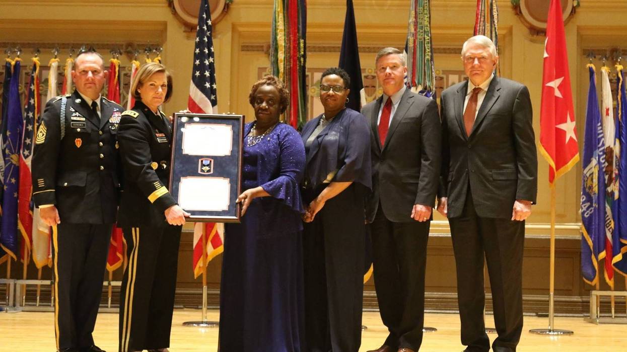 Staff Sgt. Stevon Booker posthumously awarded Distinguished Service Cross