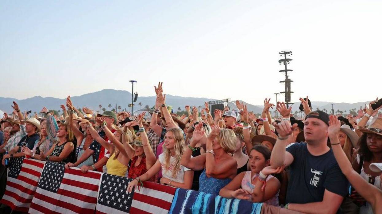 Stagecoach Crowd