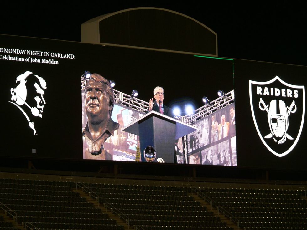 Stan Bunger speaking at John Madden
