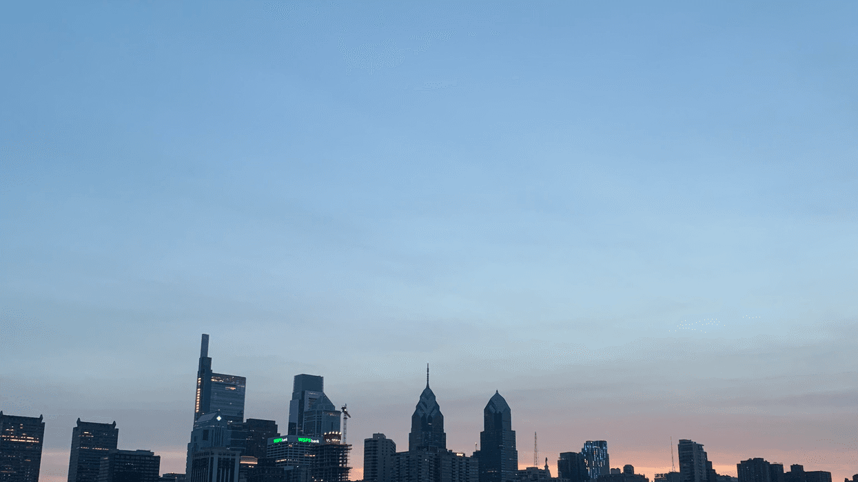 Starting at midnight, several of Philadelphia’s skyscrapers will go dark to help prevent migratory birds from flying into buildings and dying.