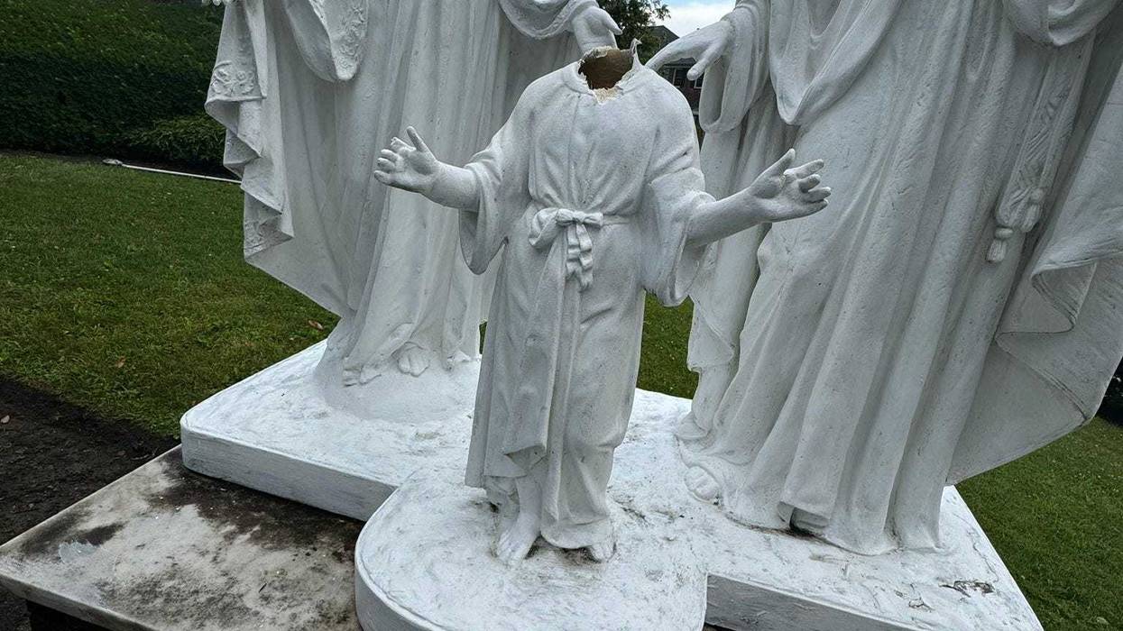 Statue decapitated