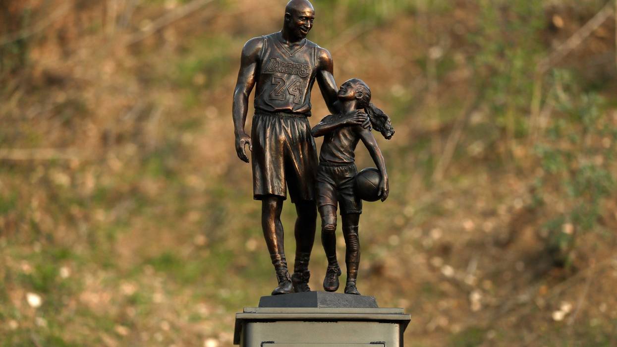 Statue honoring Kobe and Gianna Bryant.