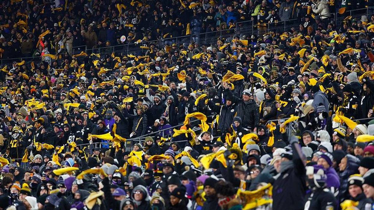 Steelers fans cheering