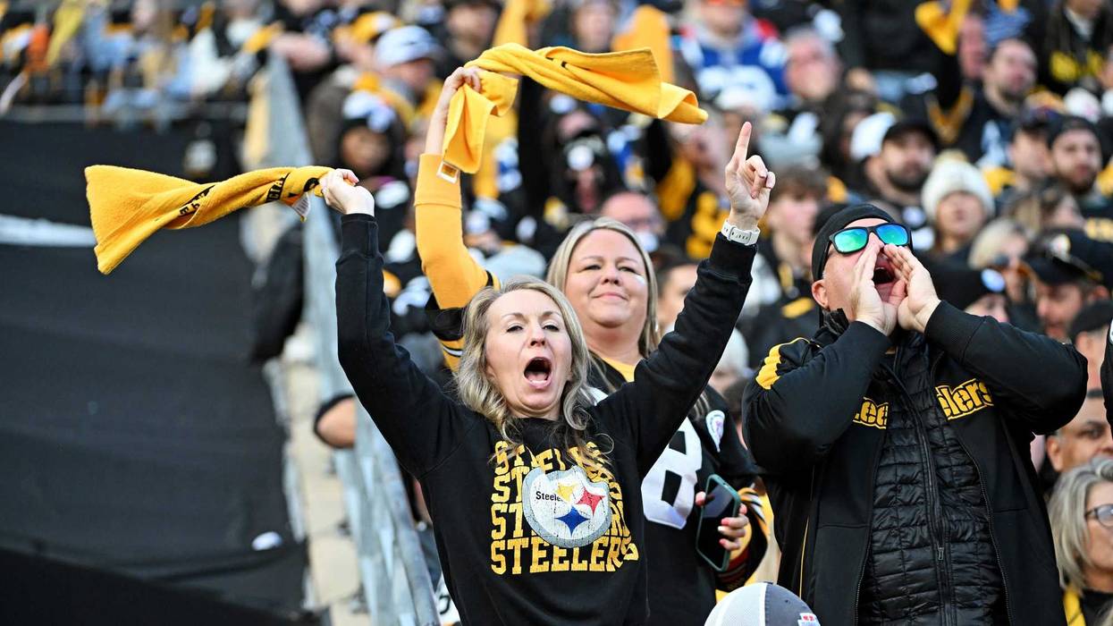 Steelers home fans celebrating