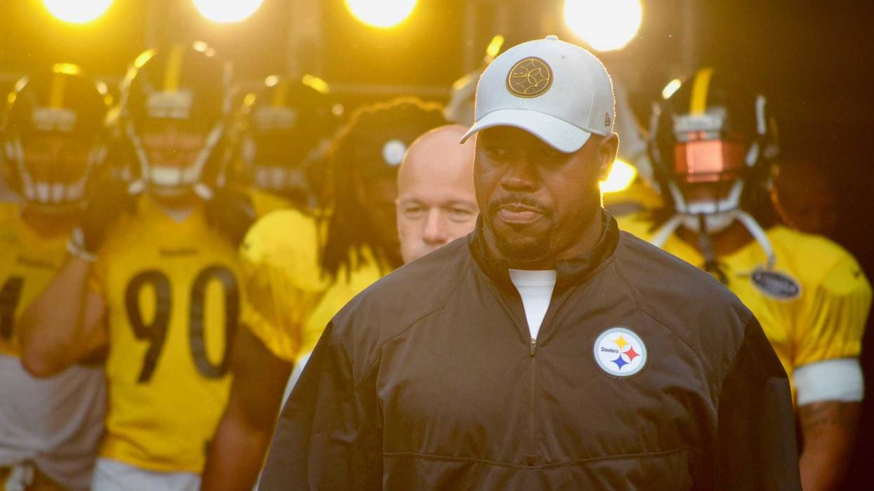 Steelers OLB Coach Joey Porter at training camp practice in 2018