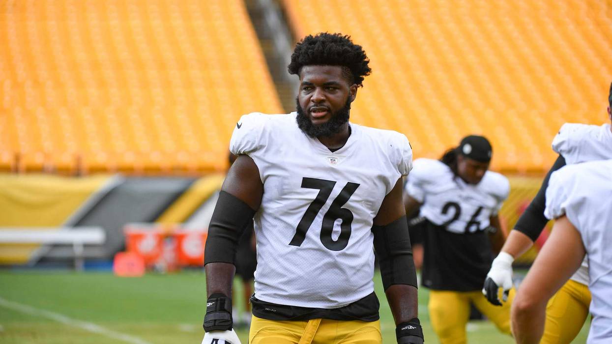 Steelers right tackle Okorafor
