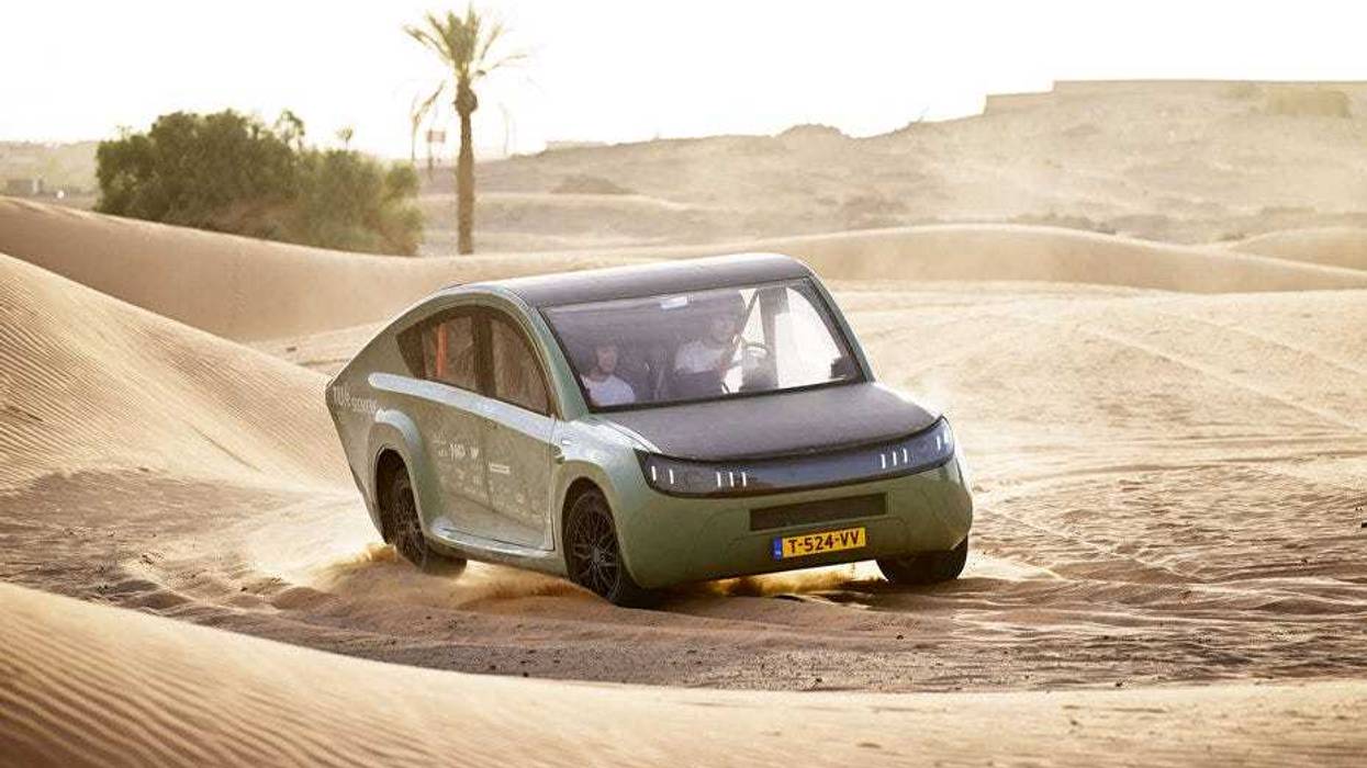Stella Terra, the world's first off-road solar car, reaches the Sahara after a 1,000 km trip through Morocco