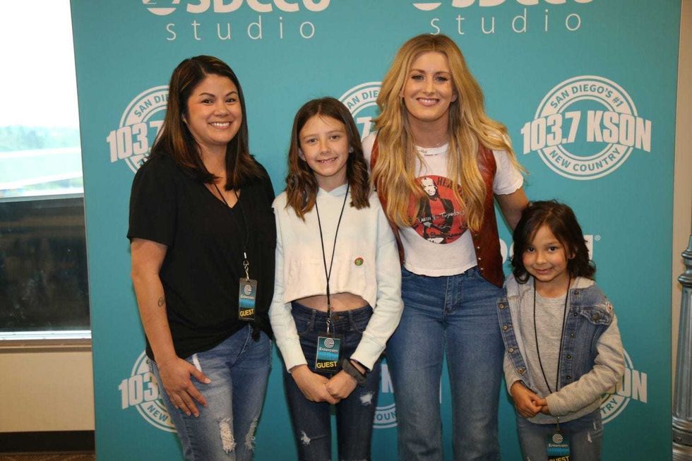 Stephanie Quayle Pickin Parlor