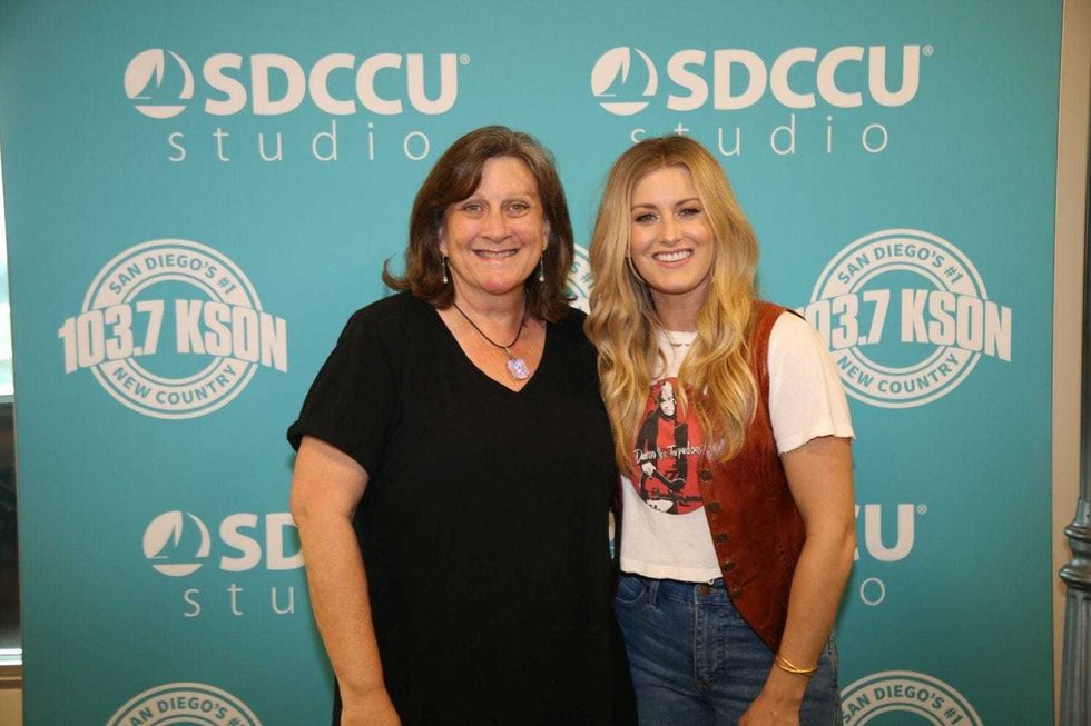 Stephanie Quayle Pickin Parlor