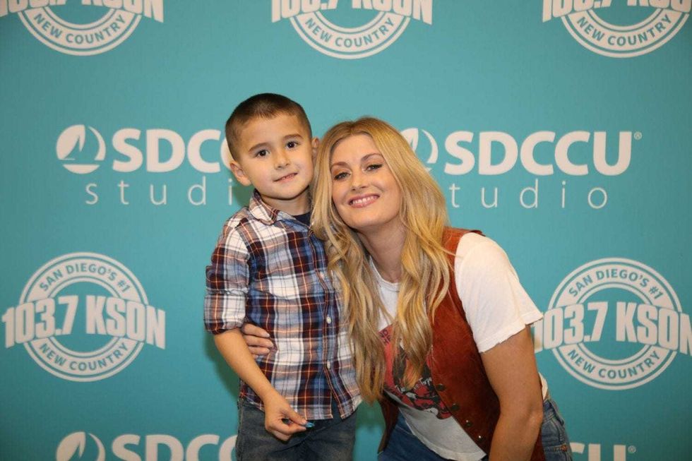 Stephanie Quayle Pickin Parlor