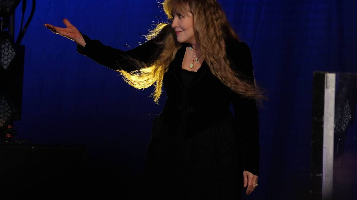 Stevie Nicks postpones April 1 show for 2 weeks