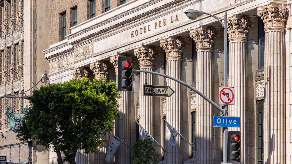 stoplights in downtown la
