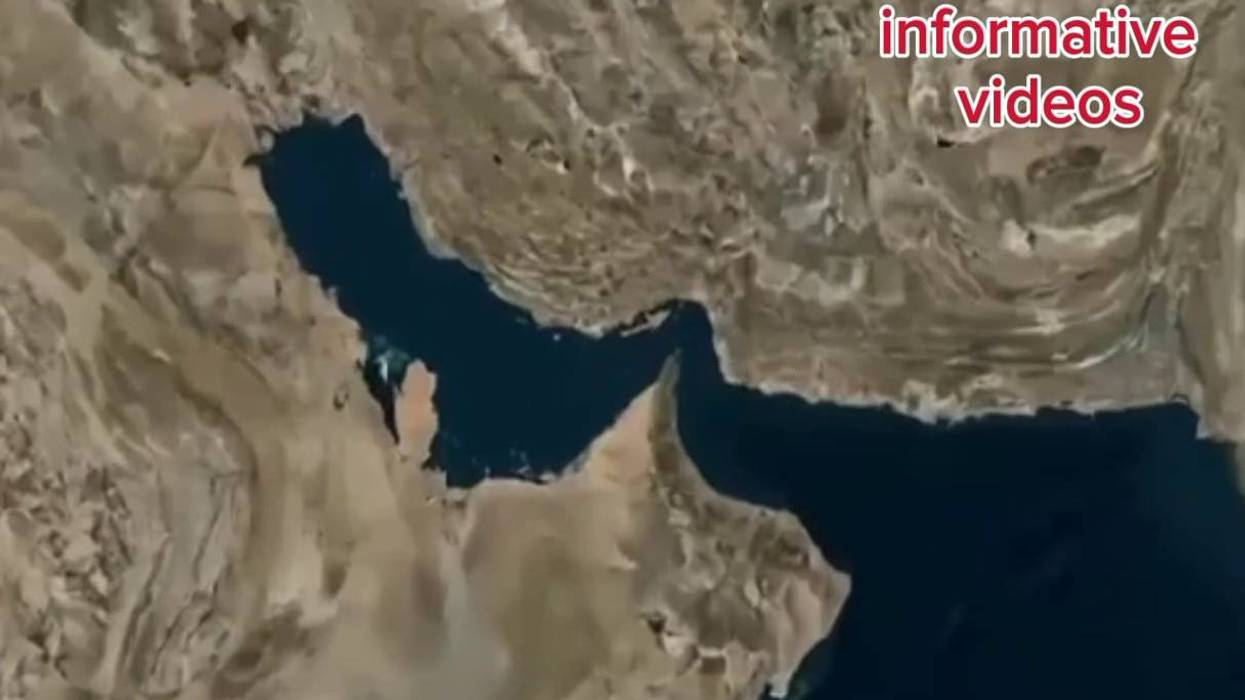 strait of hormuz in urdu