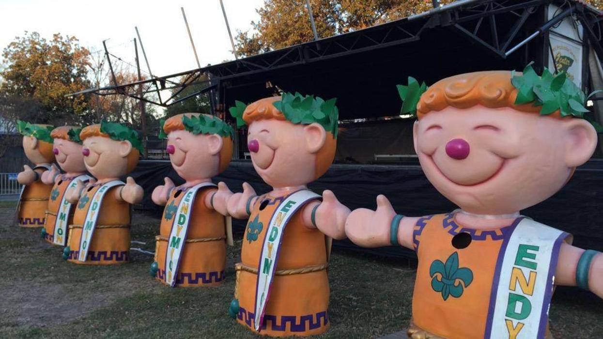 Street repair in New Orleans slows down Endymion float move, snarls traffic