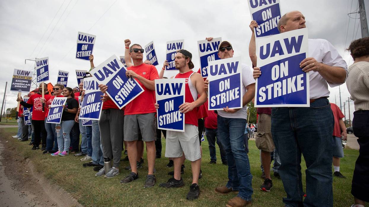 Striking UAW workers
