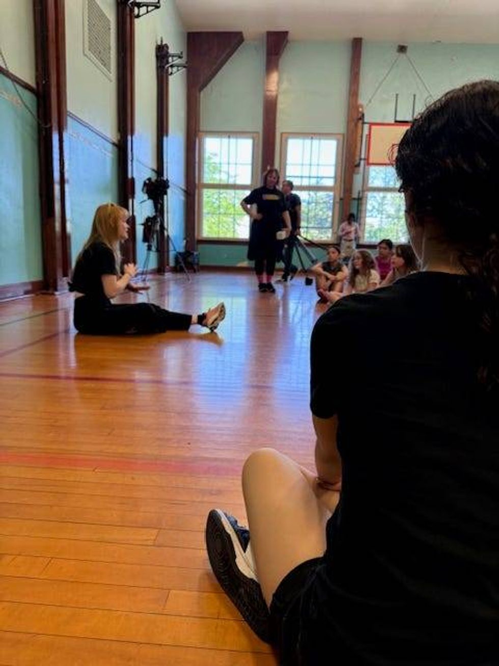 students learn from SIX cast member