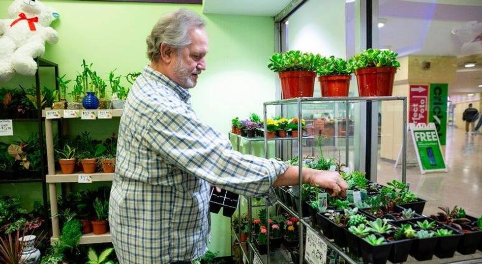 Suburban Station merchants say homeless services hub is valued, but doesn\u2019t \u2018belong down here\u2019 10