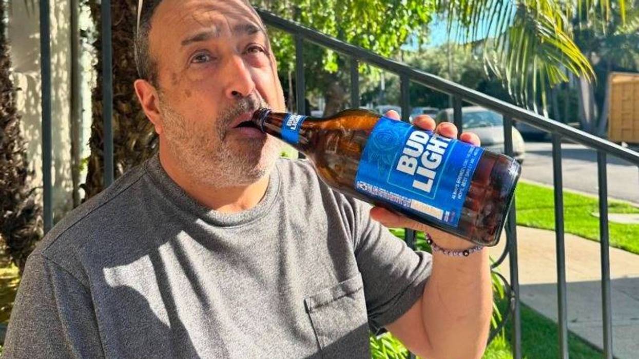 Sue and Kendra's boss Sal