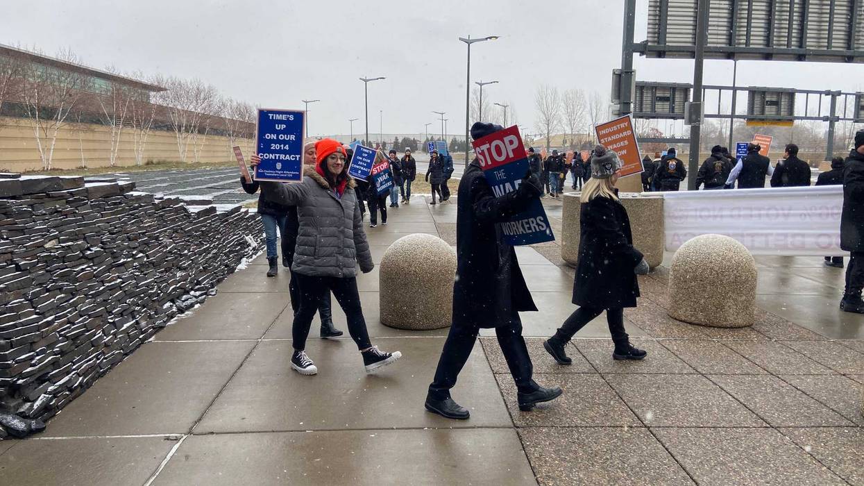 Sun Country, Flight Attendants, Union, Negotiations, Picketing