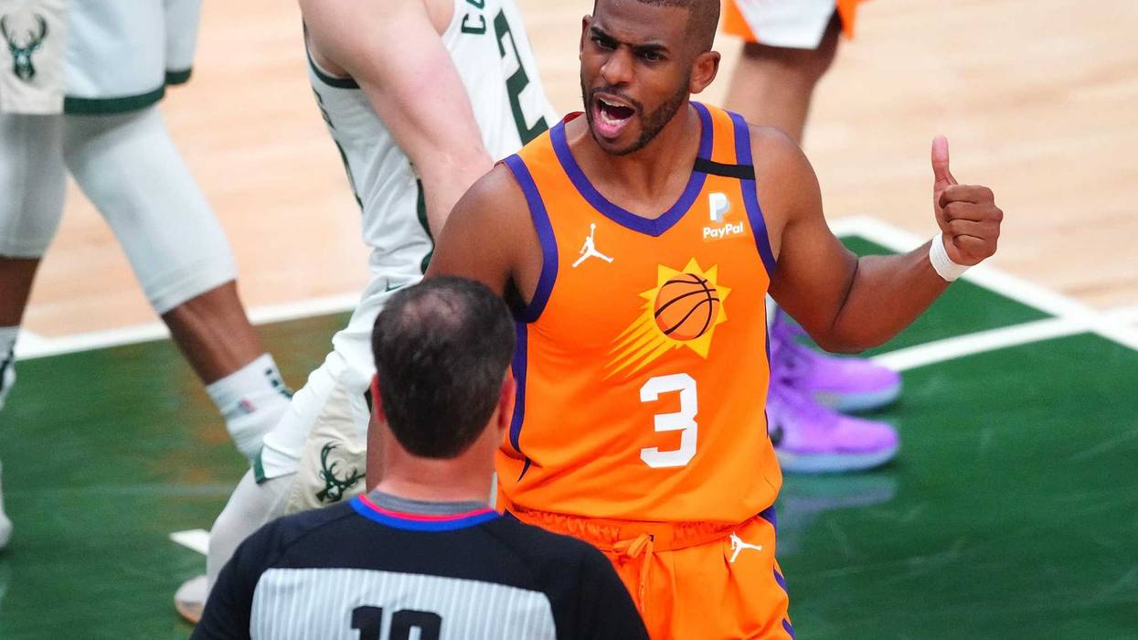 Suns Point Guard Chris Paul argues with a ref in Game 4